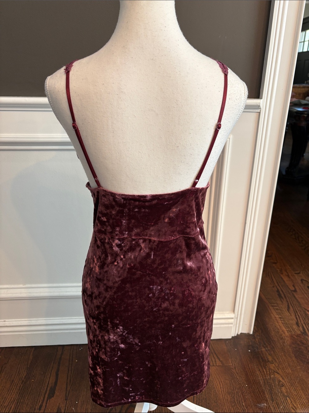 Lace-Trim Velvet Mini Dress in plum - Picture 7 of 9